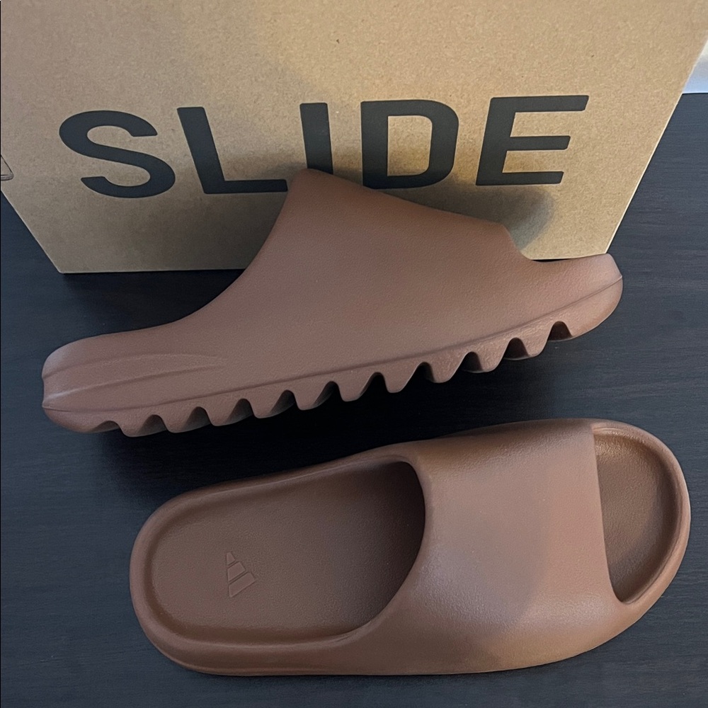 Yeezy Slide Flax - Picture 2 of 5